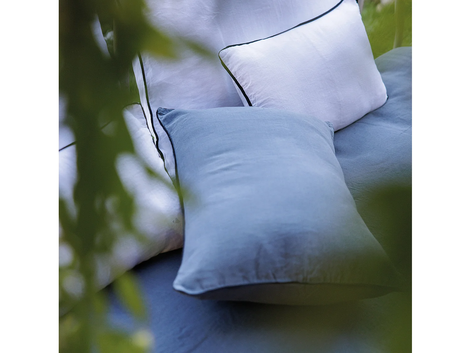 Housse de coussin PRELUDE 80x80 cm lin et coton lavé bleu Granit