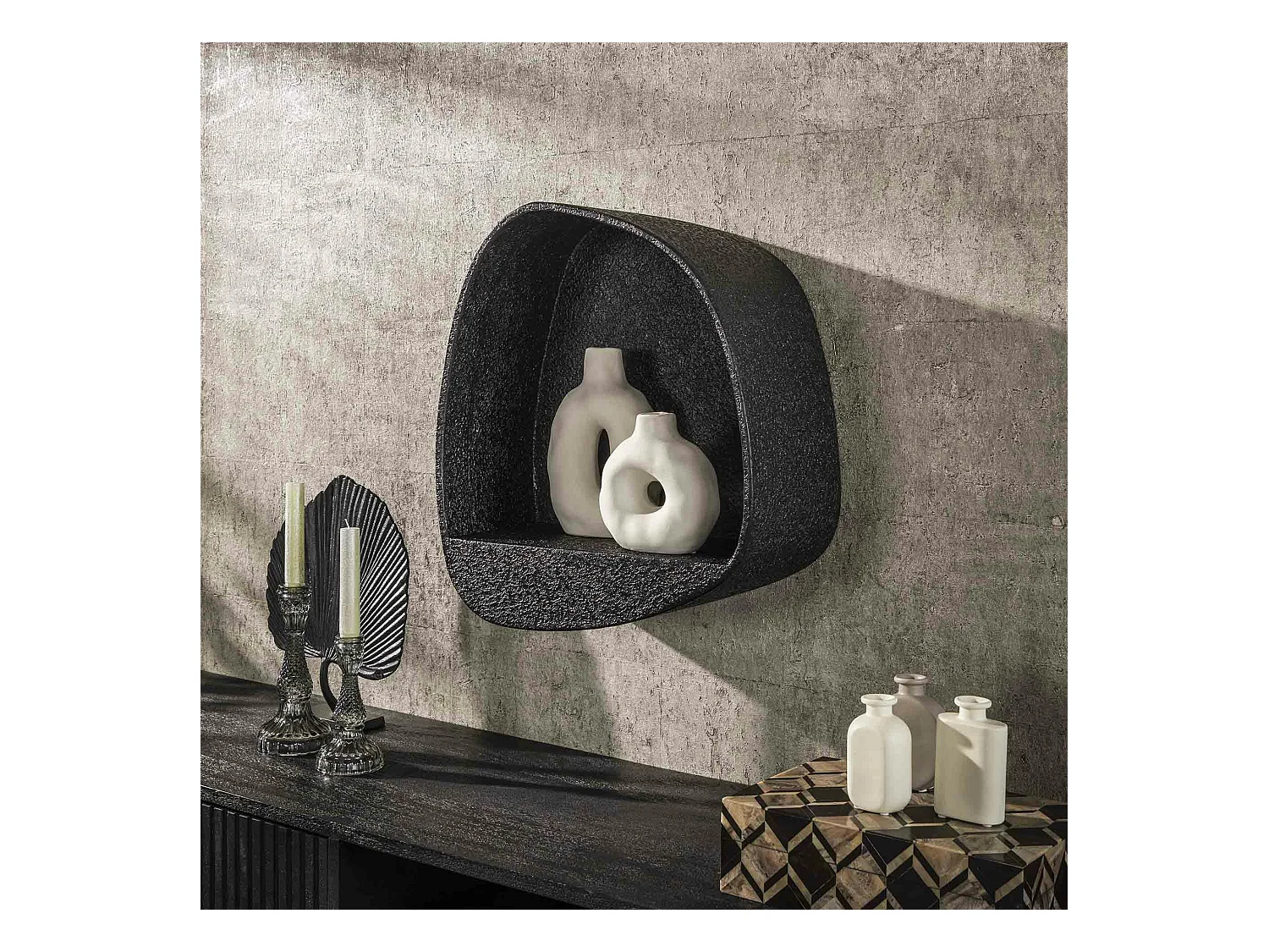 Etagère murale noire forme organique 48 cm TAJ