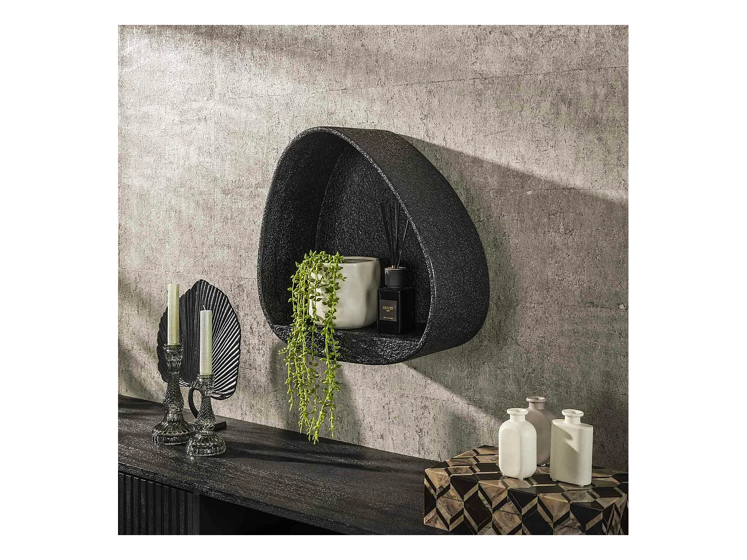 Etagère murale noire forme organique 45 cm TAJ