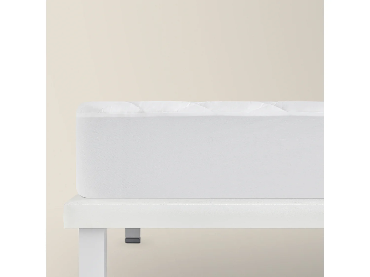 Protège-matelas matelassé respirant et antiallergique