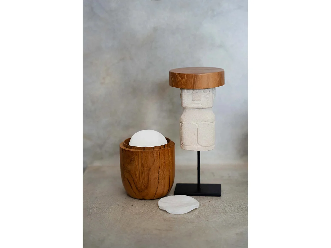 L’Uomo Di Sumba In Piedi