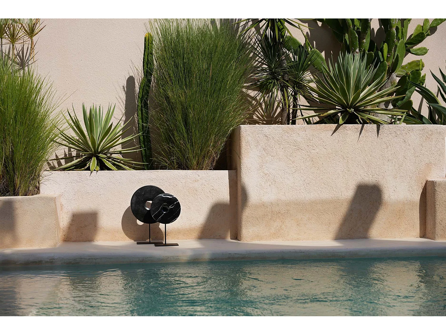 Die Marmorscheibe am Stand - Schwarz - L