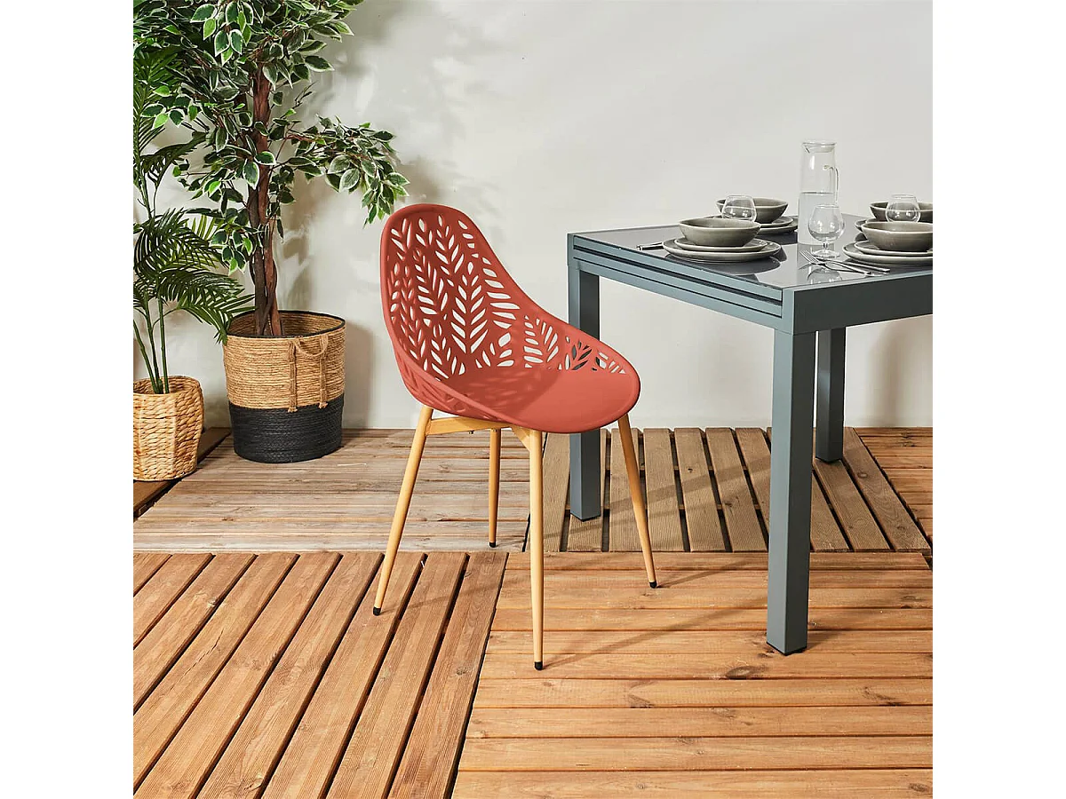 SAYA - Lot de 4 Chaises de Jardin Coque Plastique Ajourée Terracotta Pieds Métal