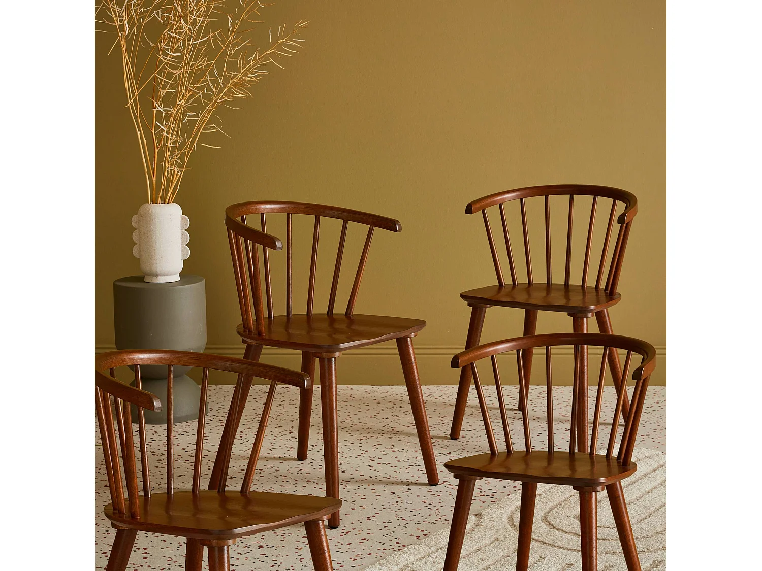 Set di 4 sedie in legno, noce
