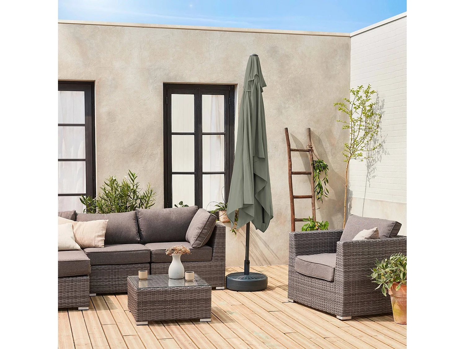 Parasol droit rectangulaire 2x3m - Touquet - Kaki - mât central en aluminium orientable et manivelle d'ouverture