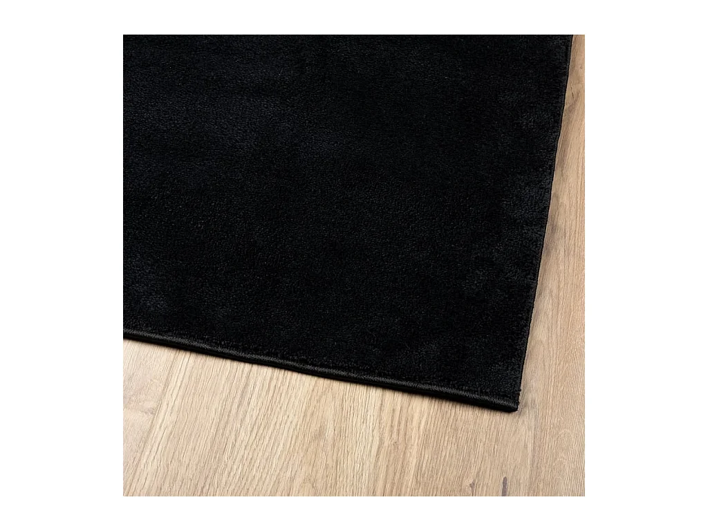 Tapis à poils courts noir 140x200 cm