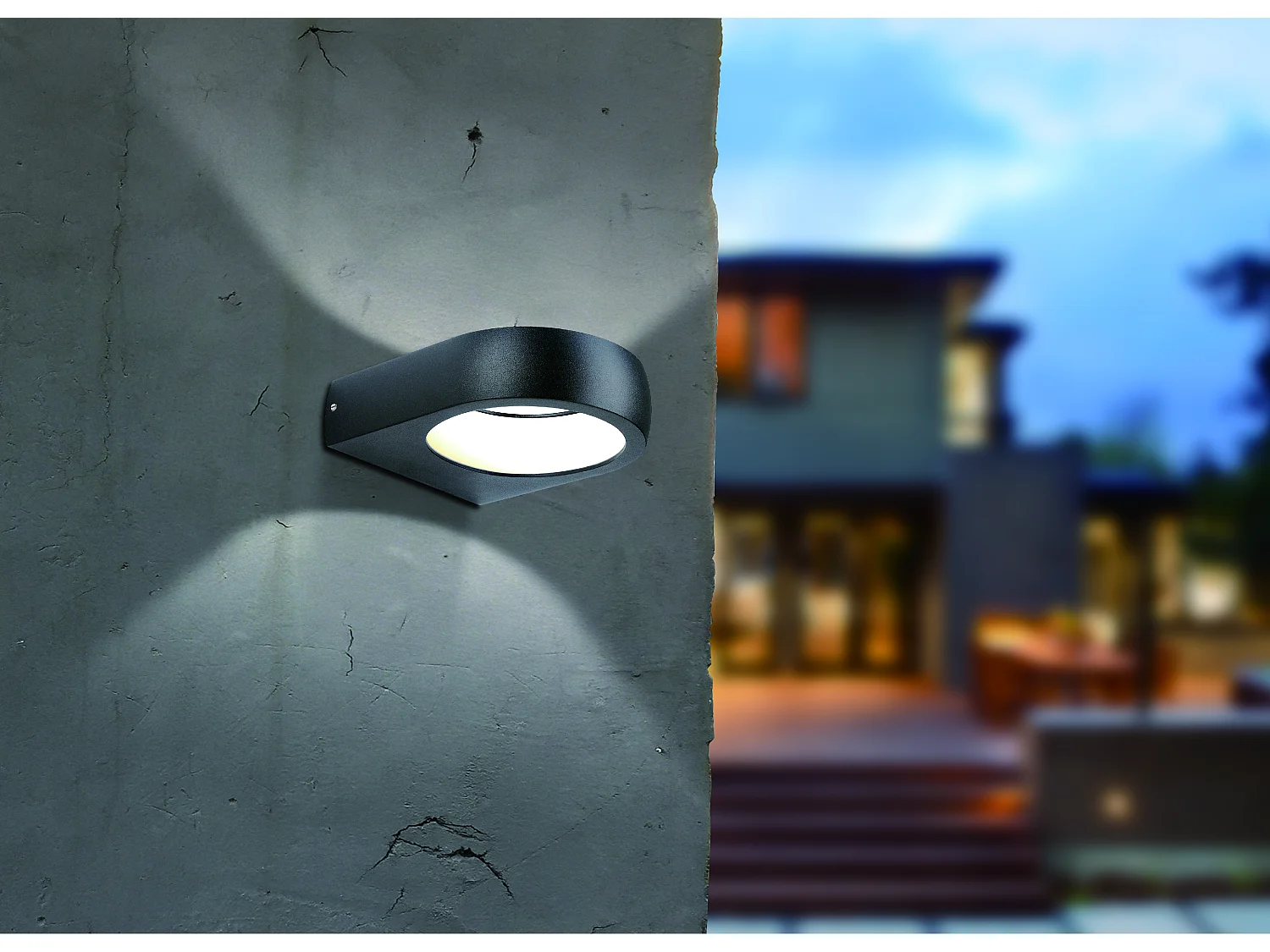 Applique extérieure filaire IP54 (470lm 3000K) - Noire - Voltman