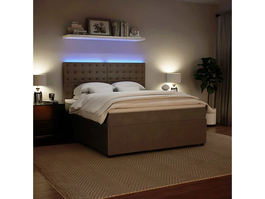 Boxspringbett mit Matratze Hellgrau 180x200 cm Samt