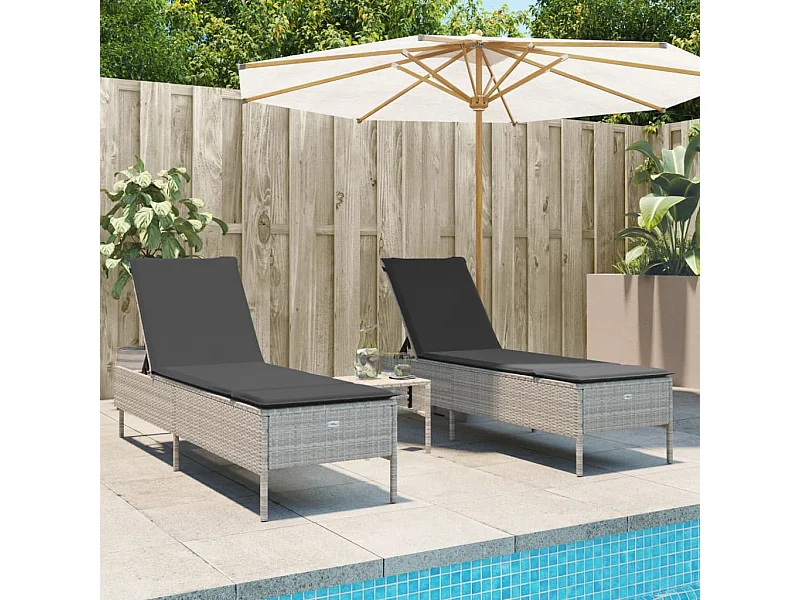 Sonnenliegen mit Auflagen 2 Stk. Hellgrau Poly Rattan