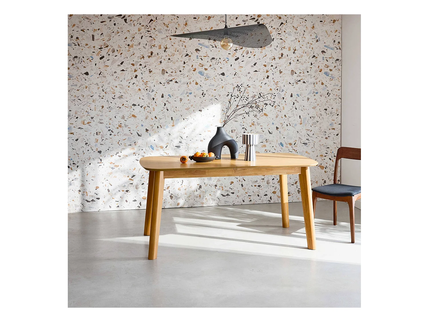 Table à manger extensible rectangulaire 160 - 210cm. placage chêne. teinte naturelle. L 160/210 x P 90 x H 76cm
