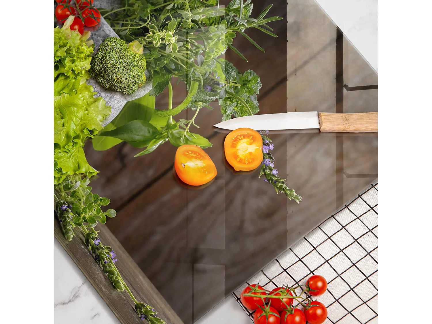 Rechteckiges Küchenbrett aus Glas, 60x52 cm Pflanzen, Kräuter und Holz