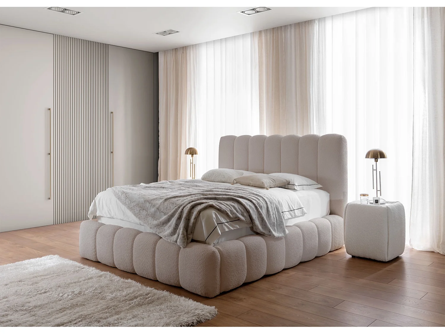 Tweepersoonsbed gestoffeerd - 140x200 cm - in lichtbeige bouclette - CANDE