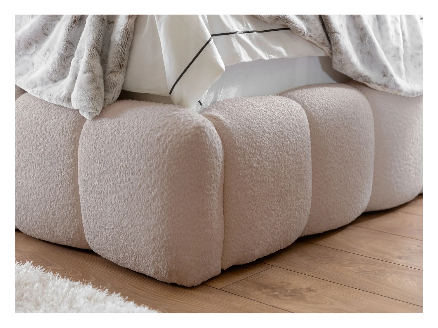 Lit capitonné double - 160x200 cm - en bouclette beige clair - CANDE