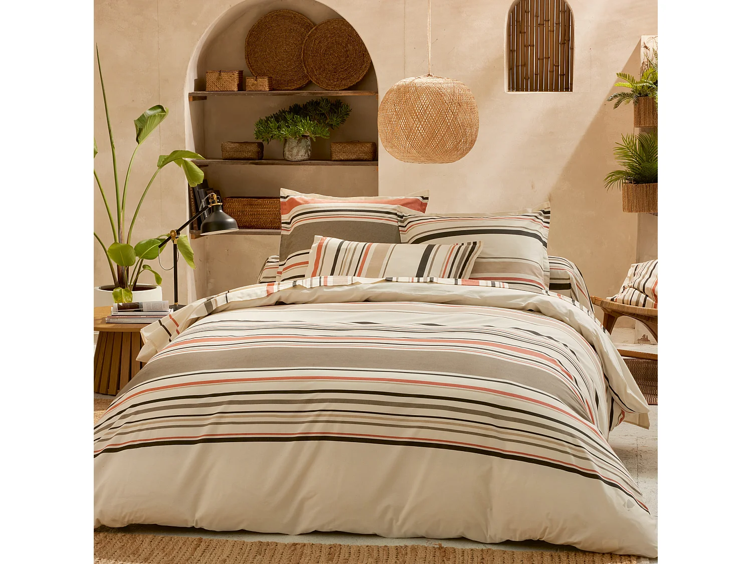 Parure de lit 3 pièces : housse 280x240 cm et taies 65x65 cm coton HUGO beige/corail