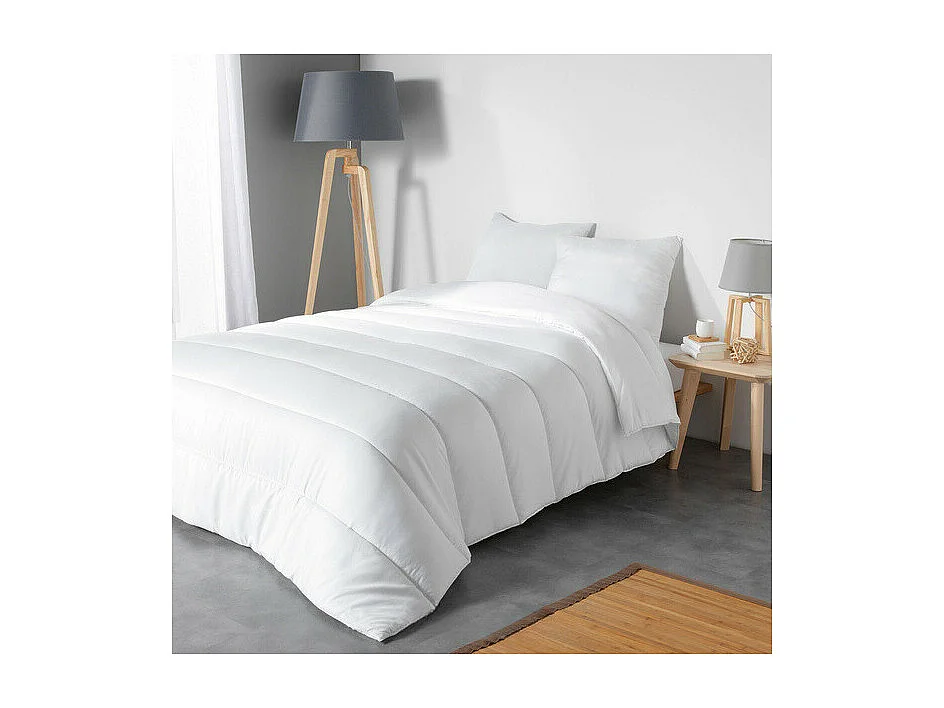 Couette d’été 220x240 cm Légère et Fine en polyester 170 GR/m² pour lit 2 places - coloris blanc