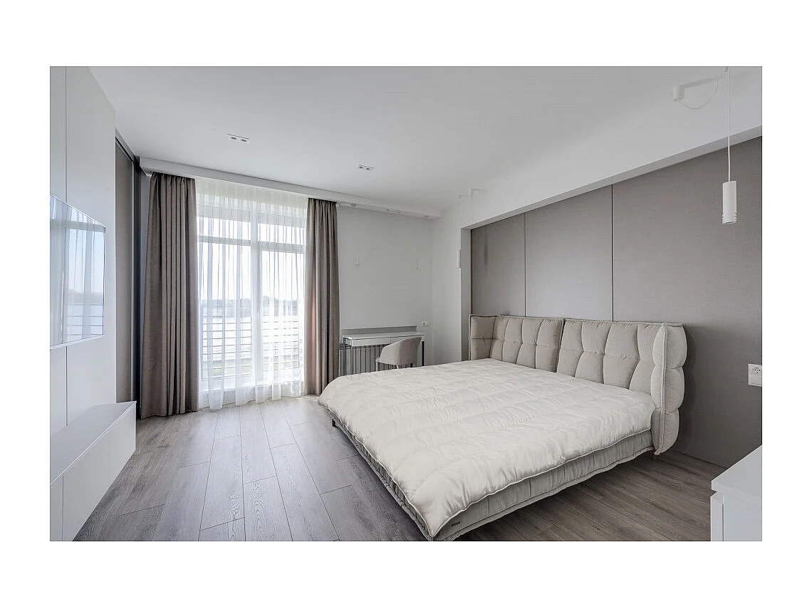 Couette d’été 220x240 cm Légère et Fine en polyester 170 GR/m² pour lit 2 places - coloris blanc