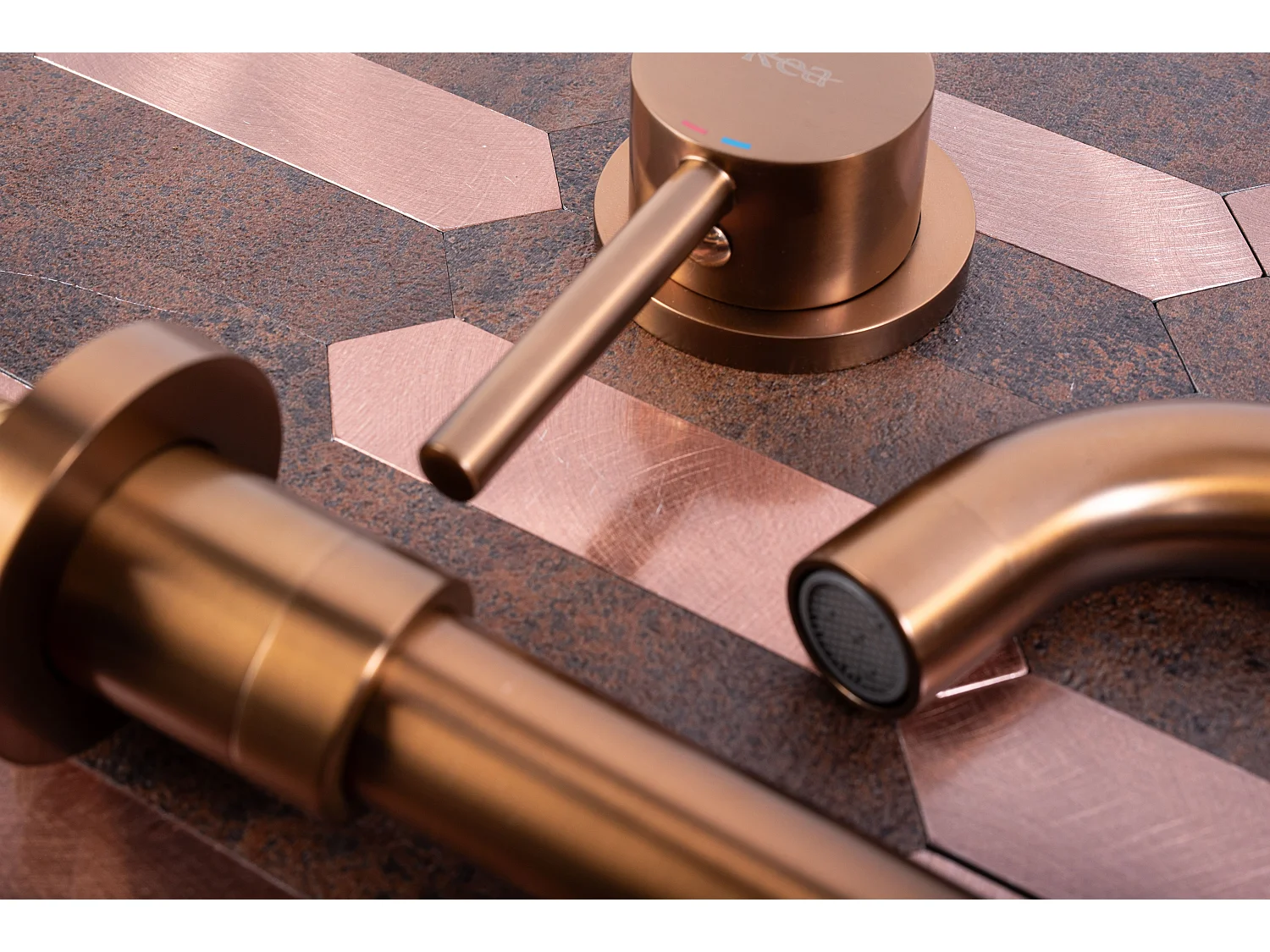 Torneira Oculta Rea Lungo Long Brush Copper + Box