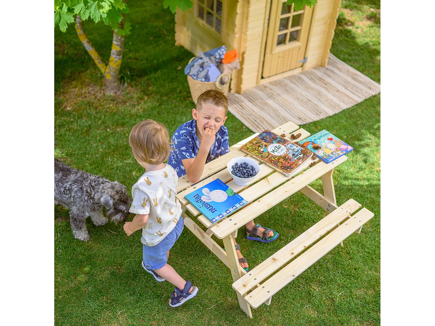 Table enfant en bois - 90x90xH50 cm - M018-1