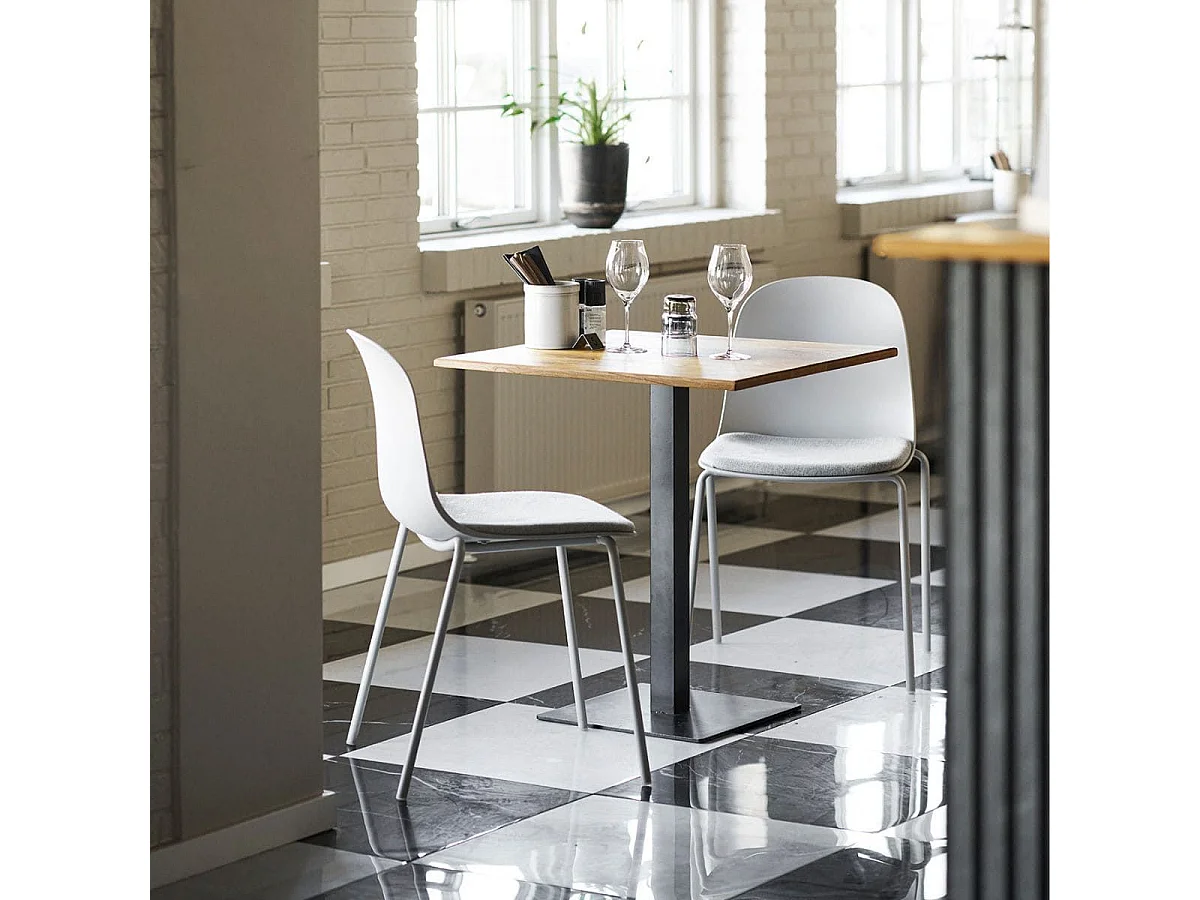 LENA - Lot de 2 Chaises Coque Polyester et Pieds Métal Gris Assise Mousse et Tissu