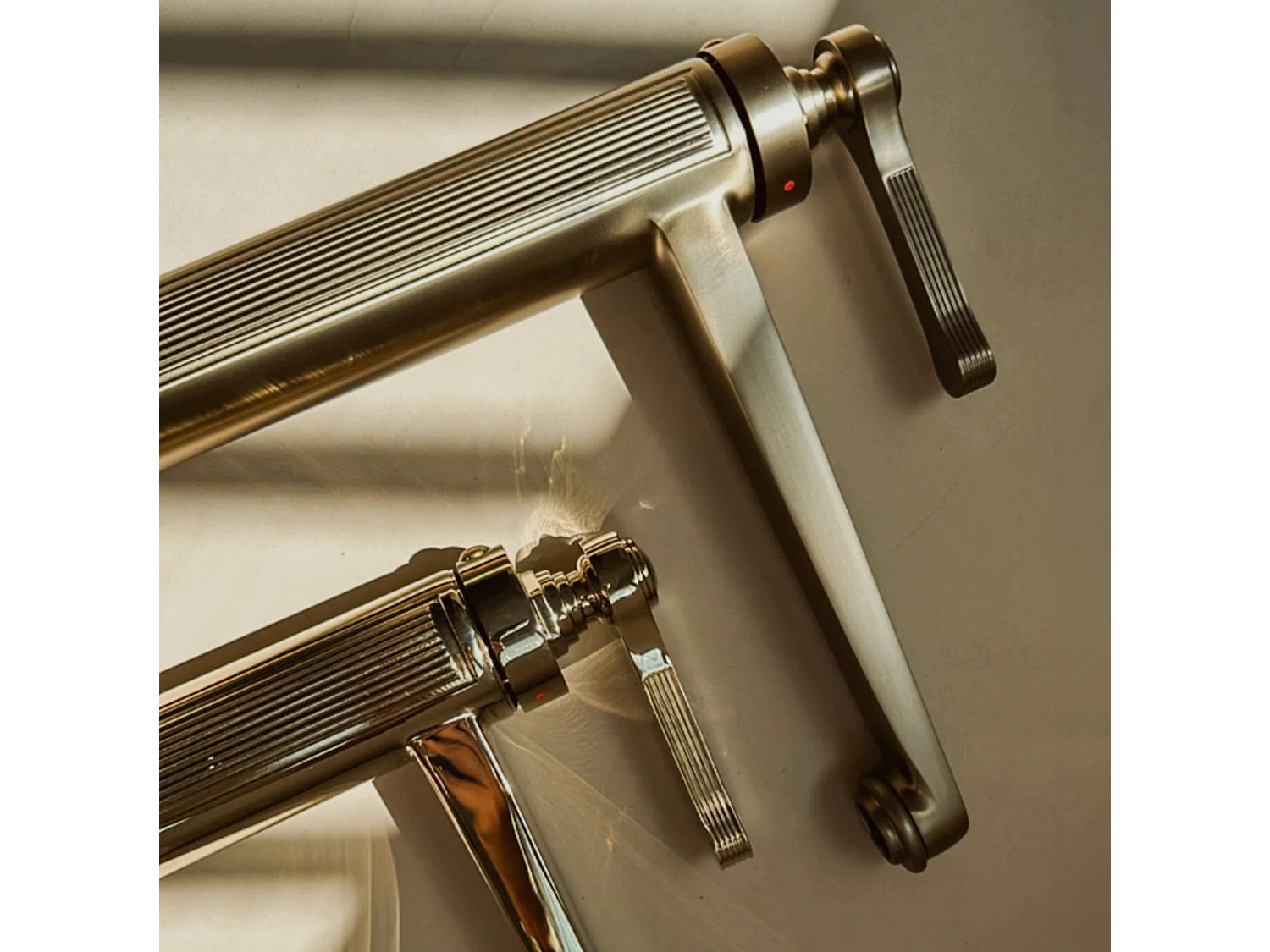 Orbit Misturadora De Lavatório Rea Monaco Low Brush Gold