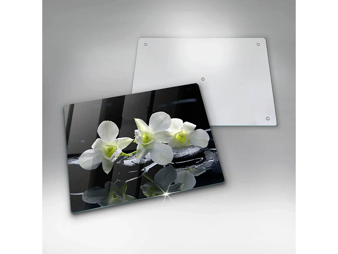 Rechteckiges Küchenbrett aus Glas, 52 x 40 cm. Weiße Blumen im Zen-Wasser
