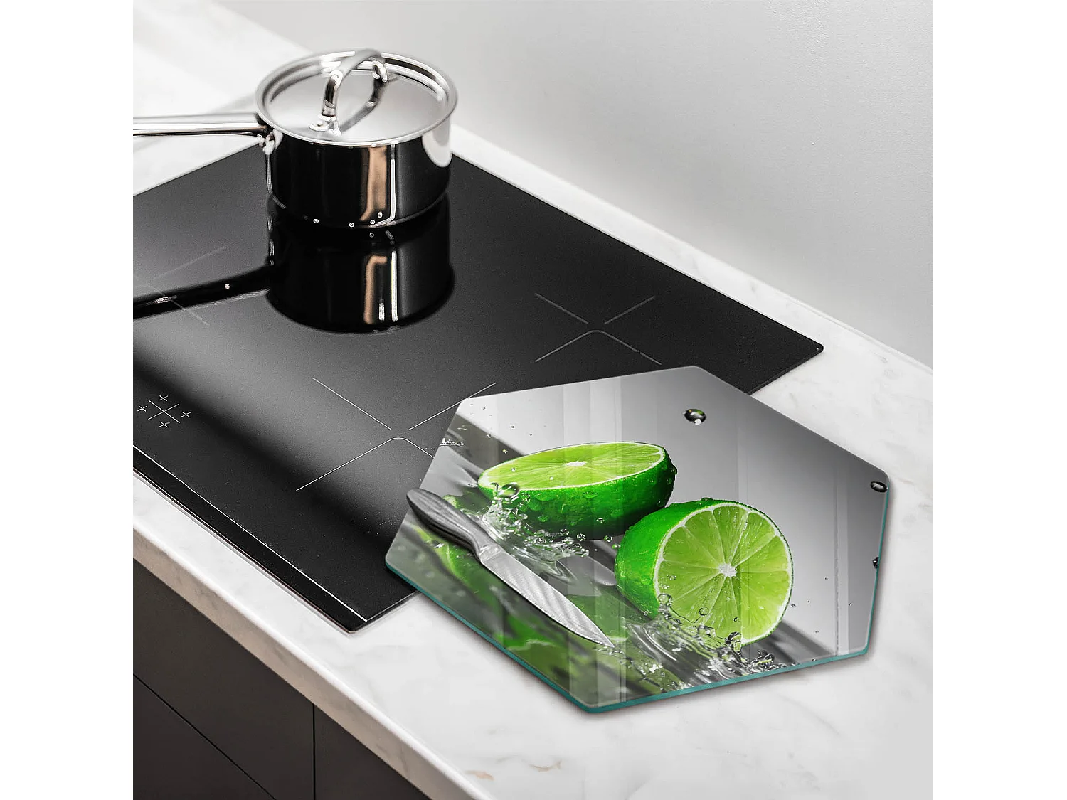 Planche de cuisine hexagonale en verre, 40 cm Citrons verts juteux et eau
