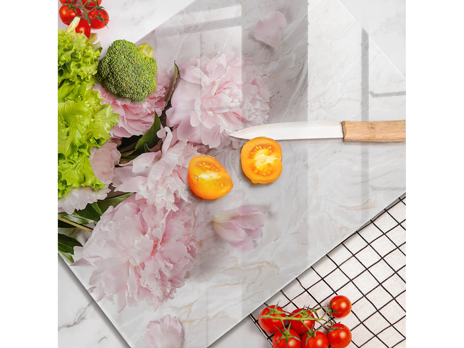 Rechteckiges Küchenbrett aus Glas, 52x40 cm Zarte rosa Blüten