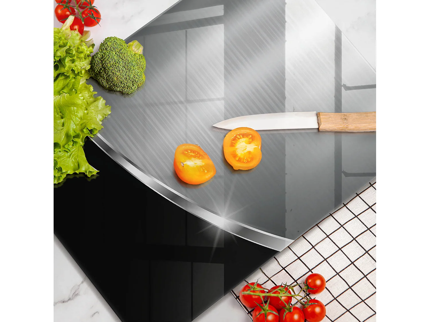 Rechteckiges Küchenbrett aus Glas, 40x52 cm Abstraktion mit Metall.