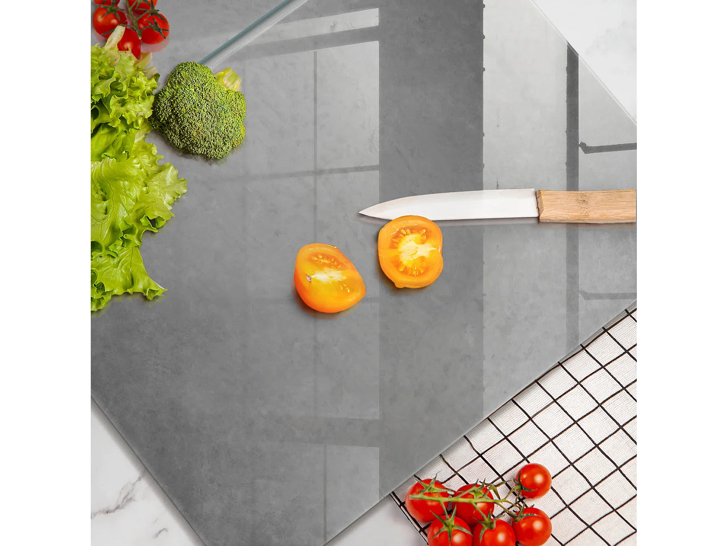 Rechteckiges Küchenbrett aus Glas, 2 Stück 40x52 cm Hintergrund mit Betonstruktur