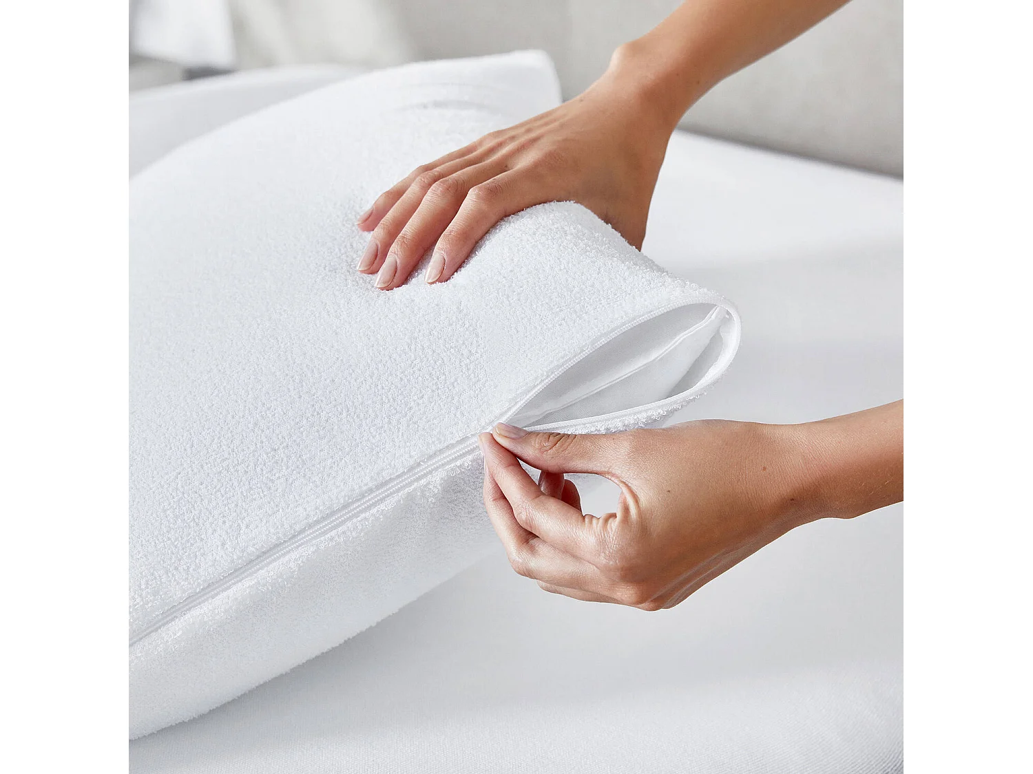 Taie d’oreiller imperméable 105 x 40 cm en coton bouclette, NATURAL Pikolin Home