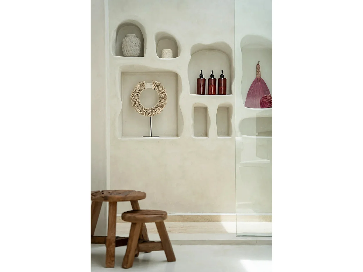 De Papua Shell Disc On Stand - Wit - M