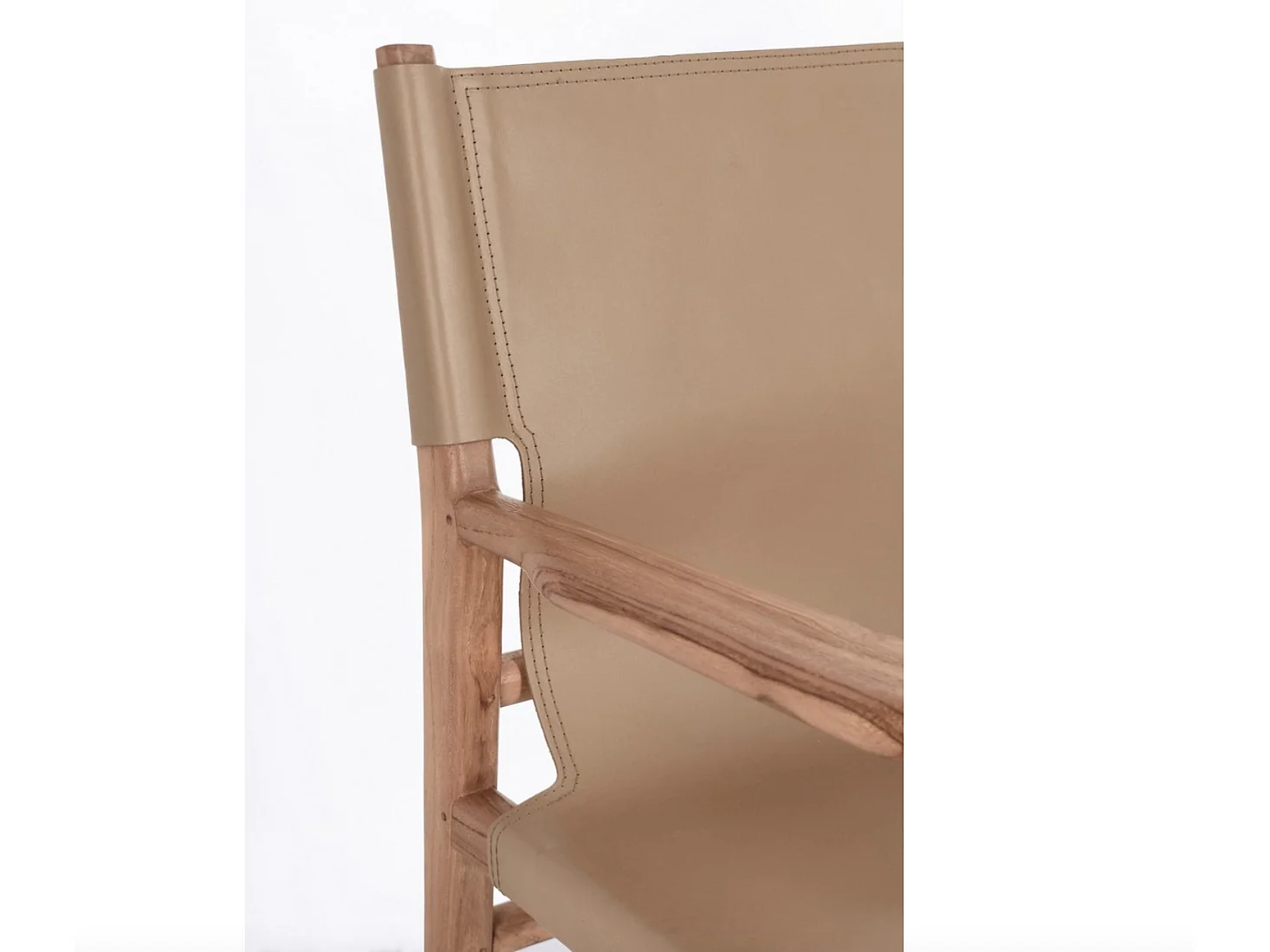Fauteuil en bois de Teck et cuir Karole – Modernité et durabilité-Couleur Marron clair
