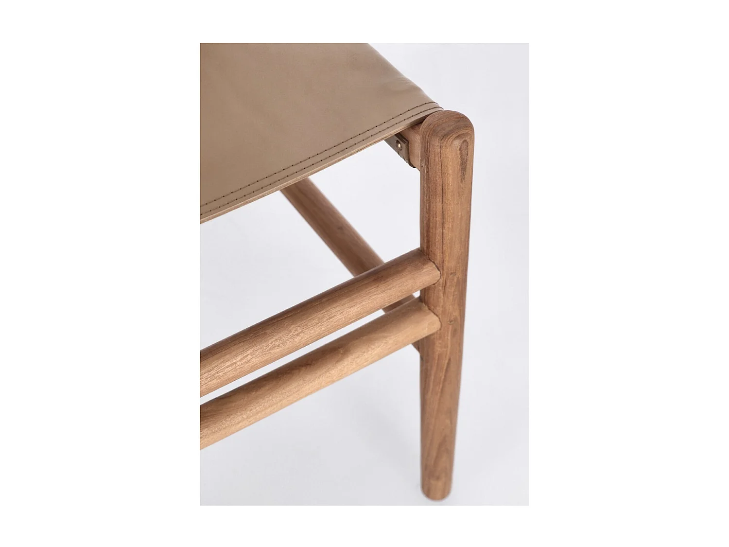 Lot de 2 chaises en bois de Teck et cuir Karole – Modernité et durabilité-Couleur Marron clair