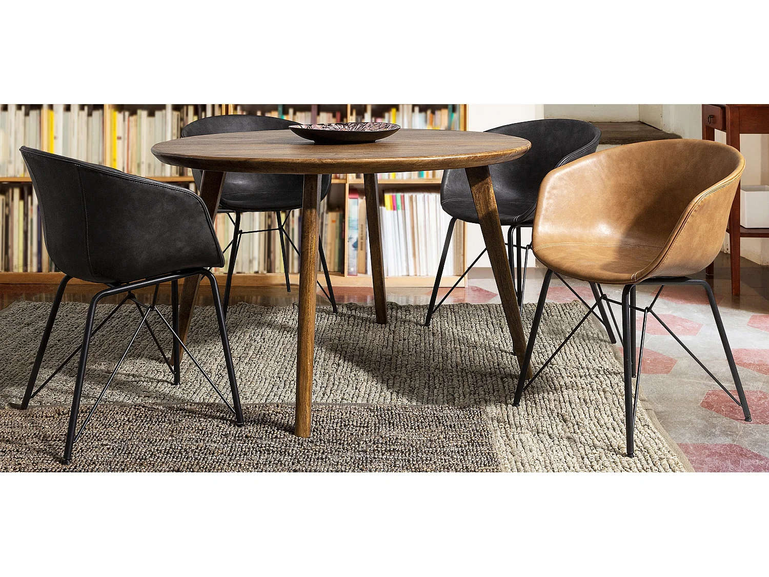 Table à manger ronde en bois de manguier marron Sylvie D 120cm