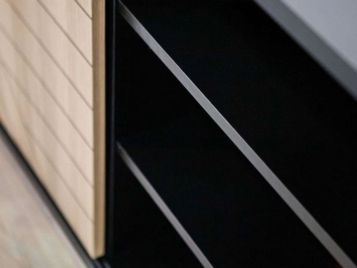 Buffet Pyramid 2 portes 82x200x45 cm noir et chêne TALESA