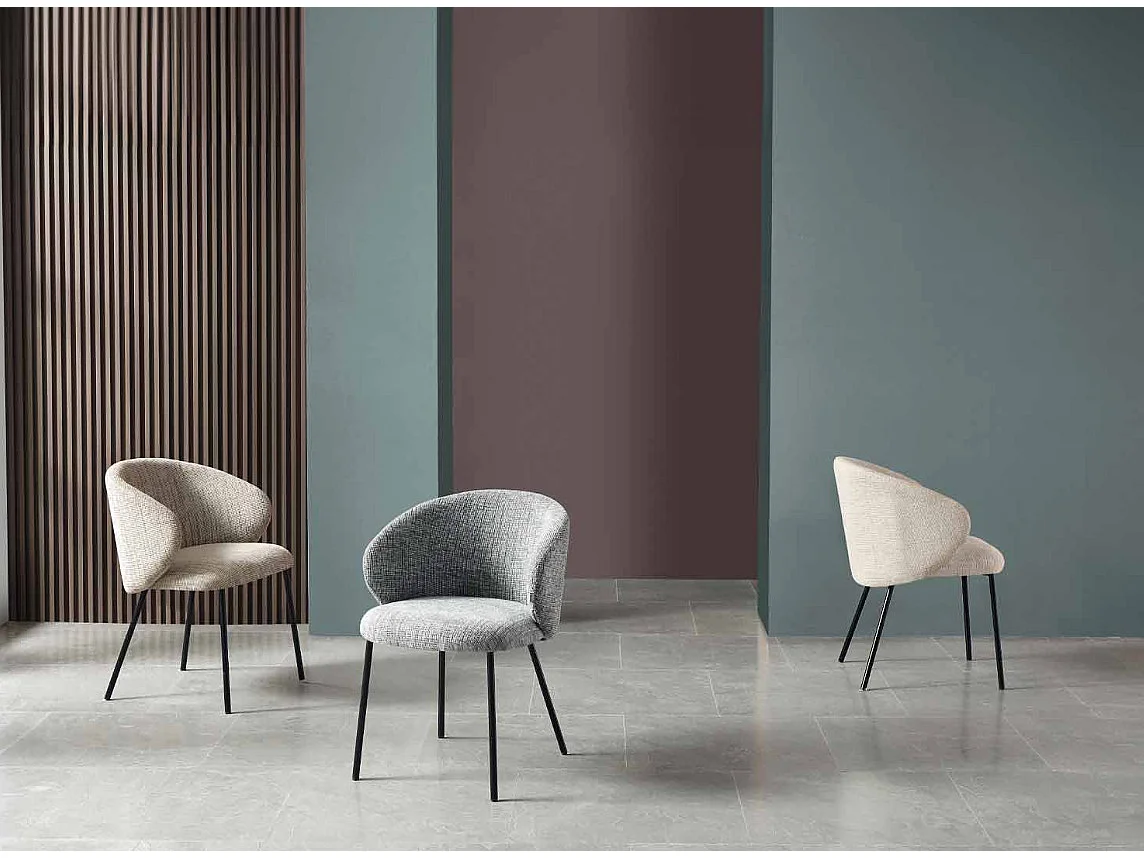 Chaise en tissu avec pieds en métal noir Nuria - Confort et modernité-Couleur Gris