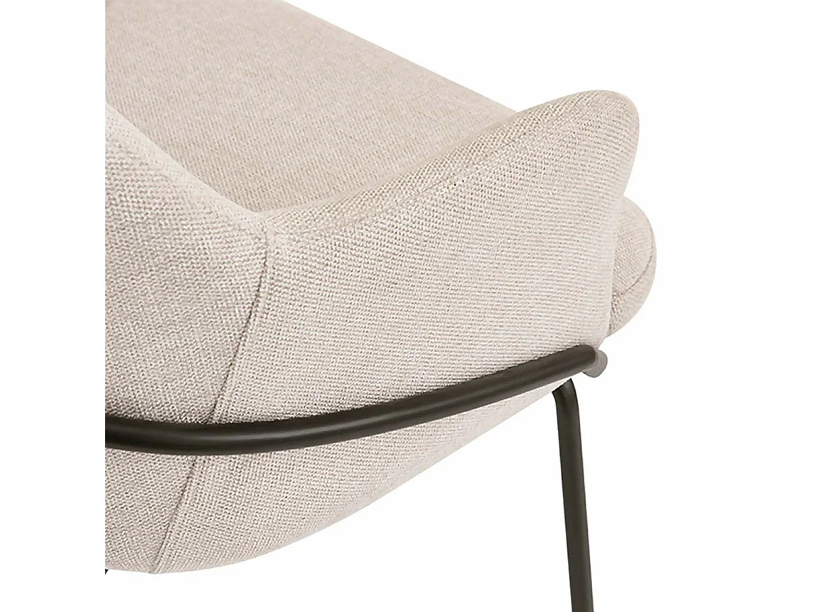 Chaise en tissu avec pieds métal noir Abigail – Design ergonomique et confortable-Couleur Beige clair