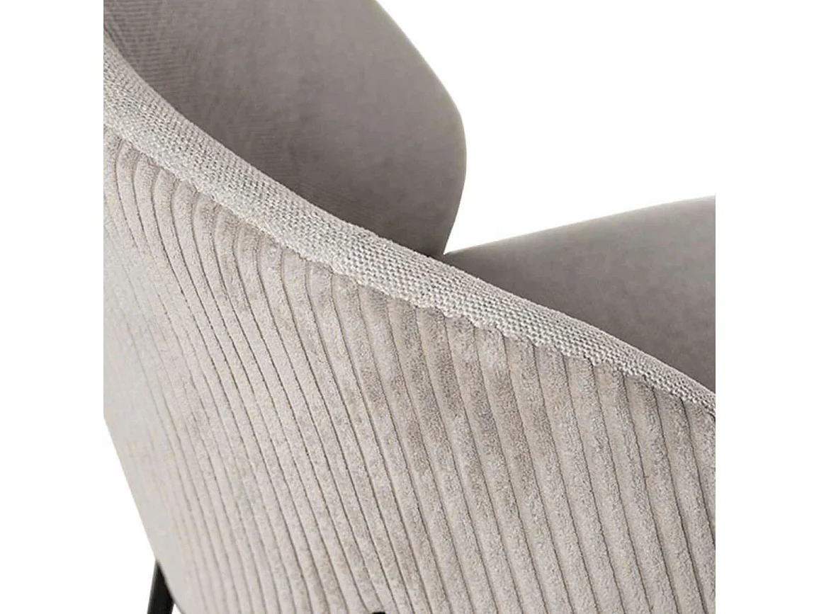 Chaise en tissu lisse et velouté Laina – Style et douceur-Couleur Beige clair