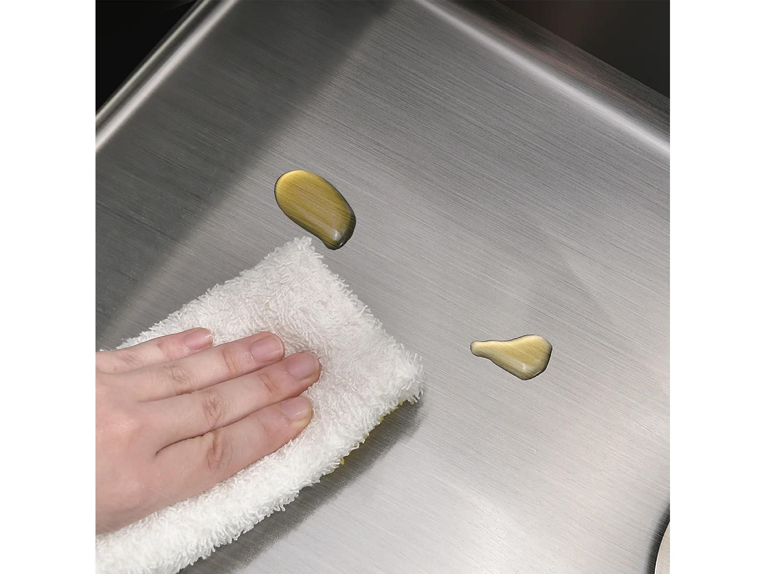 AuraLum Max Évier Cuisine 1 Bac 70*44*19CM Évier Montage à Encastrer,à Fleur/Sous-Plan Acier Inox 304  Évier avec Siphon/Trop-Plein,Noir,EU Modèle