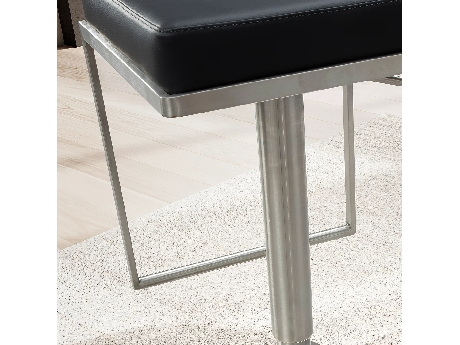 Tabouret de bar Noir Moderne Métal Simili Cuir Chaise de bar Haute 110kg