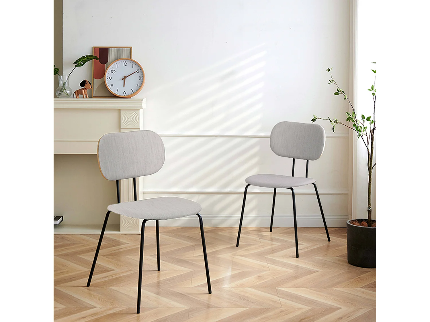 Lot de 2 chaises design en acier et bois gris