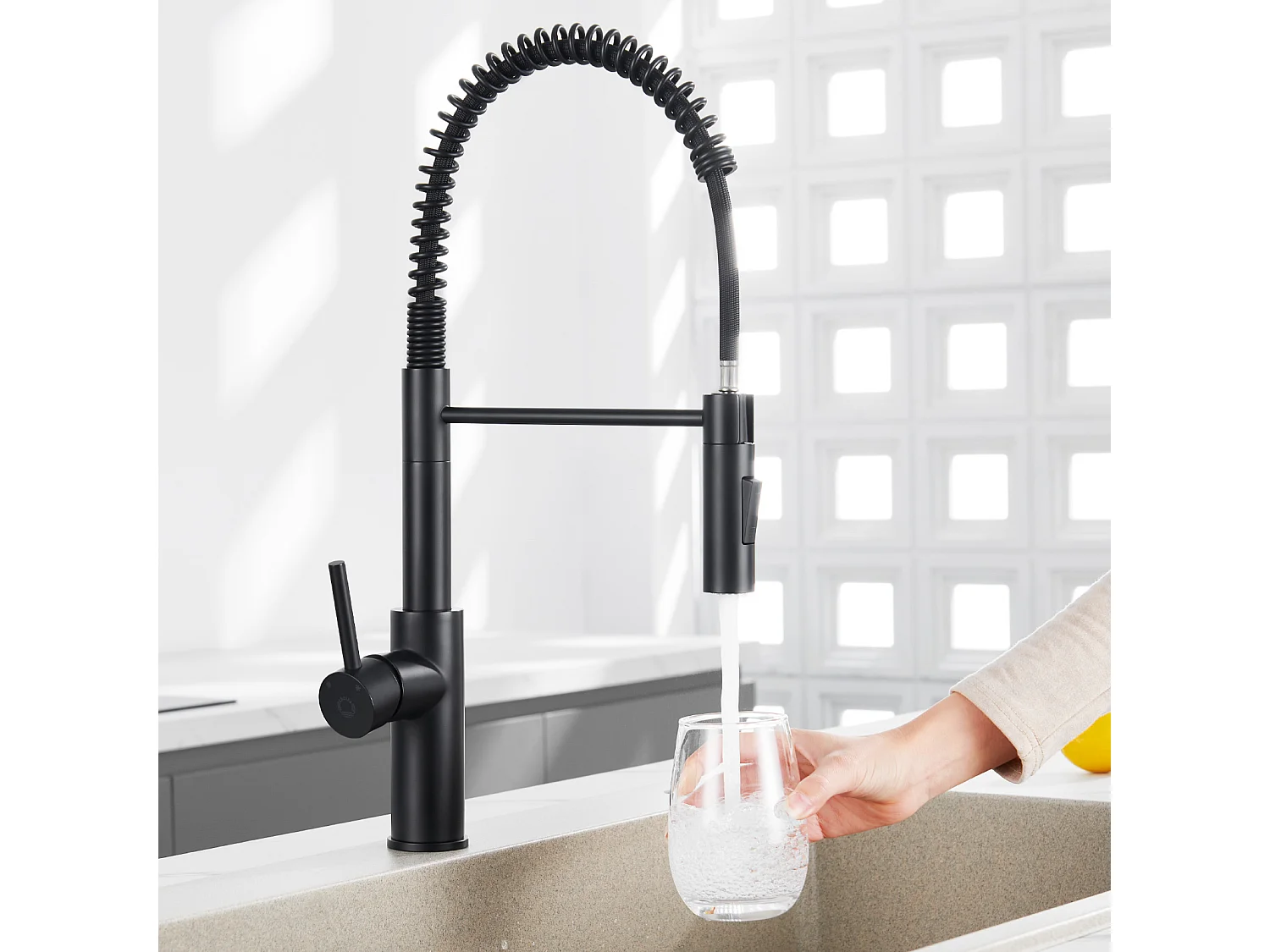 Cecipa max Mitigeur Cuisine à Ressort avec 2 Modes de Sortie D'eau Mitigeur Evier avec Douchette Extractible Robinet Pivotant à 360° Noir EU Modèle