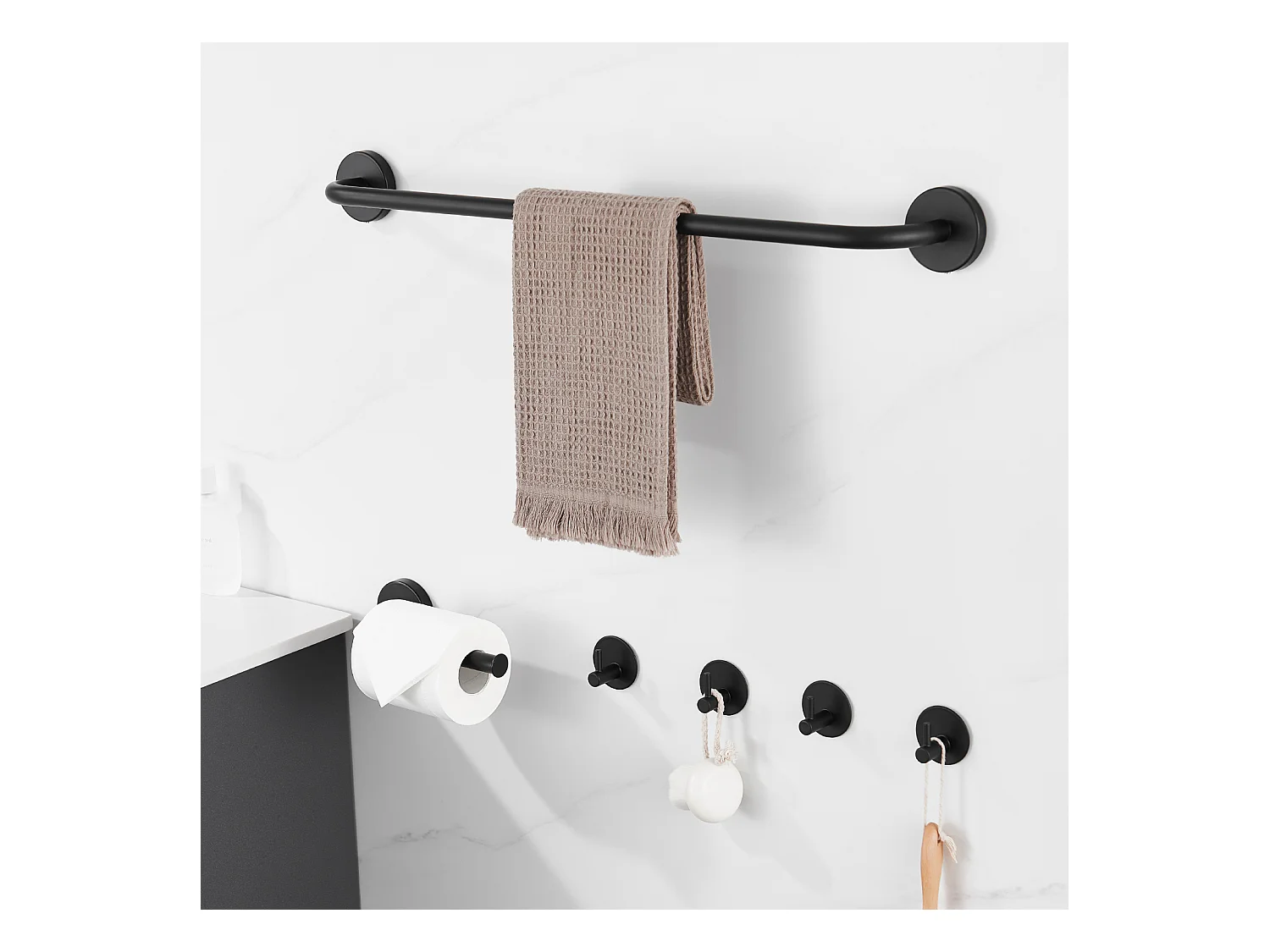 Douchekolom Zwart met Thermostatische Mengkraan 38°C, In Hoogte Verstelbaar, Handknop 3 Jets + Badkamerset Accessoire 6 Stuks, Roestvrij Staal, Zwart