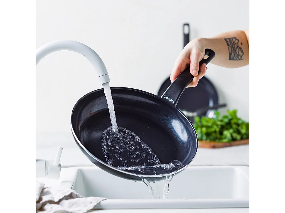 Poêle 28 cm aluminium revêtement céramique  - Essence