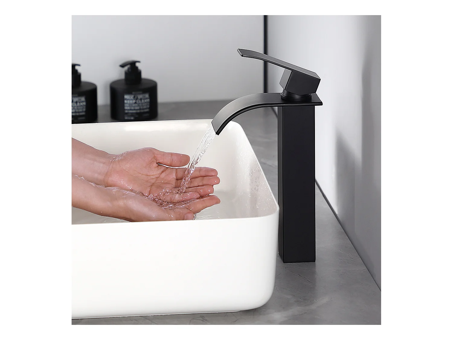 Cecipa max Robinet de Lavabo Cascade Noir, Robinet de Lavabo de Comptoir à Poignée Unique Pour SDB, Mitigeur de Lavabo Design Moderne,EU Modèle