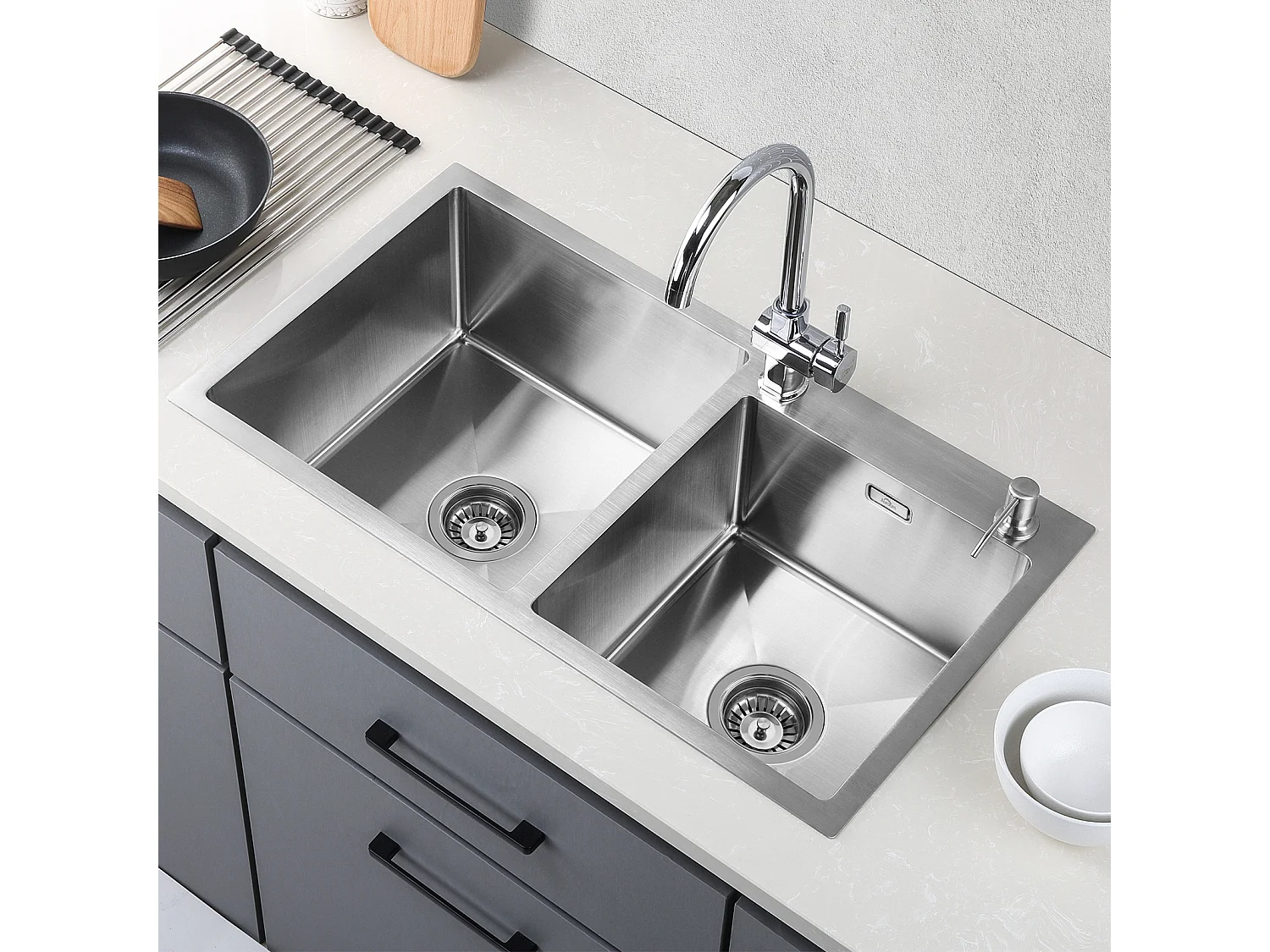 2-in-1-Küchenspüle, 2 Becken, 75 x 45 x 19 cm, Einbauspüle/Aufsatzspüle mit Seifenspender + flexiblem Küchenhahn, hoher schwenkbarer Auslauf