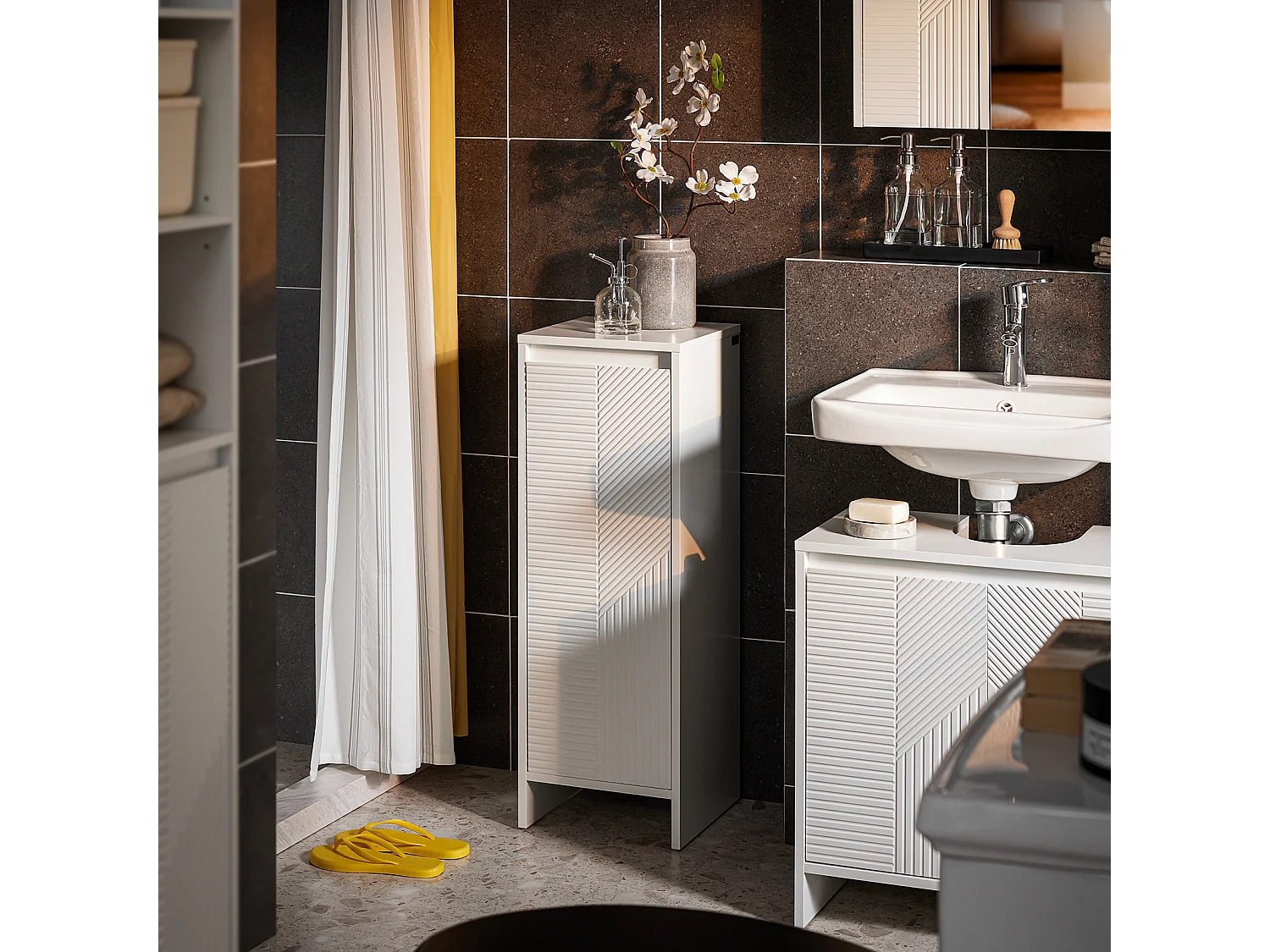 SoBuy BZR154-W Armoire à Linge Meuble Bas de Salle de Bain Corbeille à Linge Meuble de Rangement avec 1 Panier à Linge Amovible, Blanc, 30x30x87cm