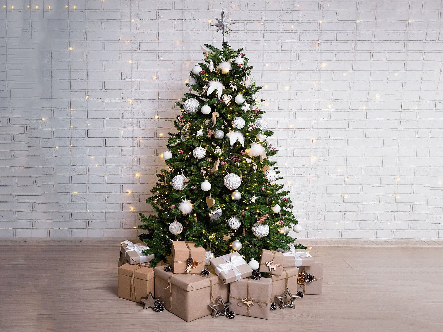 Sapin de Noël 240 cm Camden, Pin artificiel, Arbre à effet réel, Sapin de Noël, 152x152 h240 cm, Vert