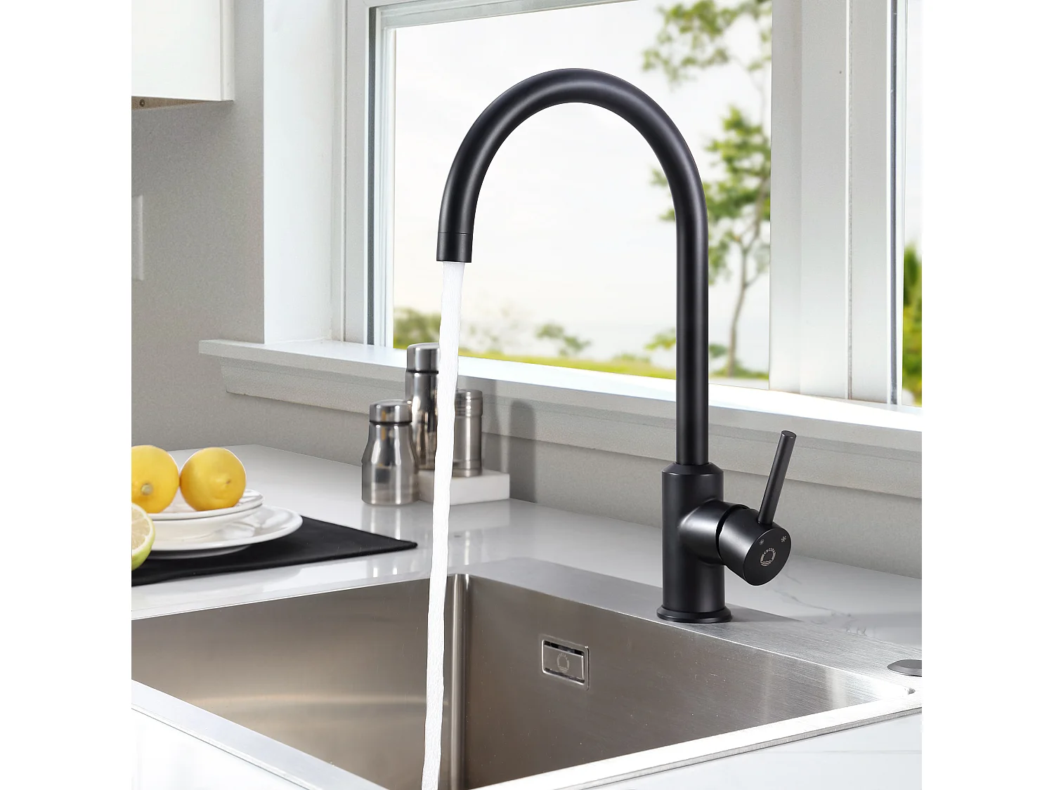 Cecipa max Robinet de Cuisine Mitigeur de Cuisine Rotatif à 360°Mitigeur Évier à Eau Froide et Chaude avec Barboteur démotable, Noir,EU Modèle