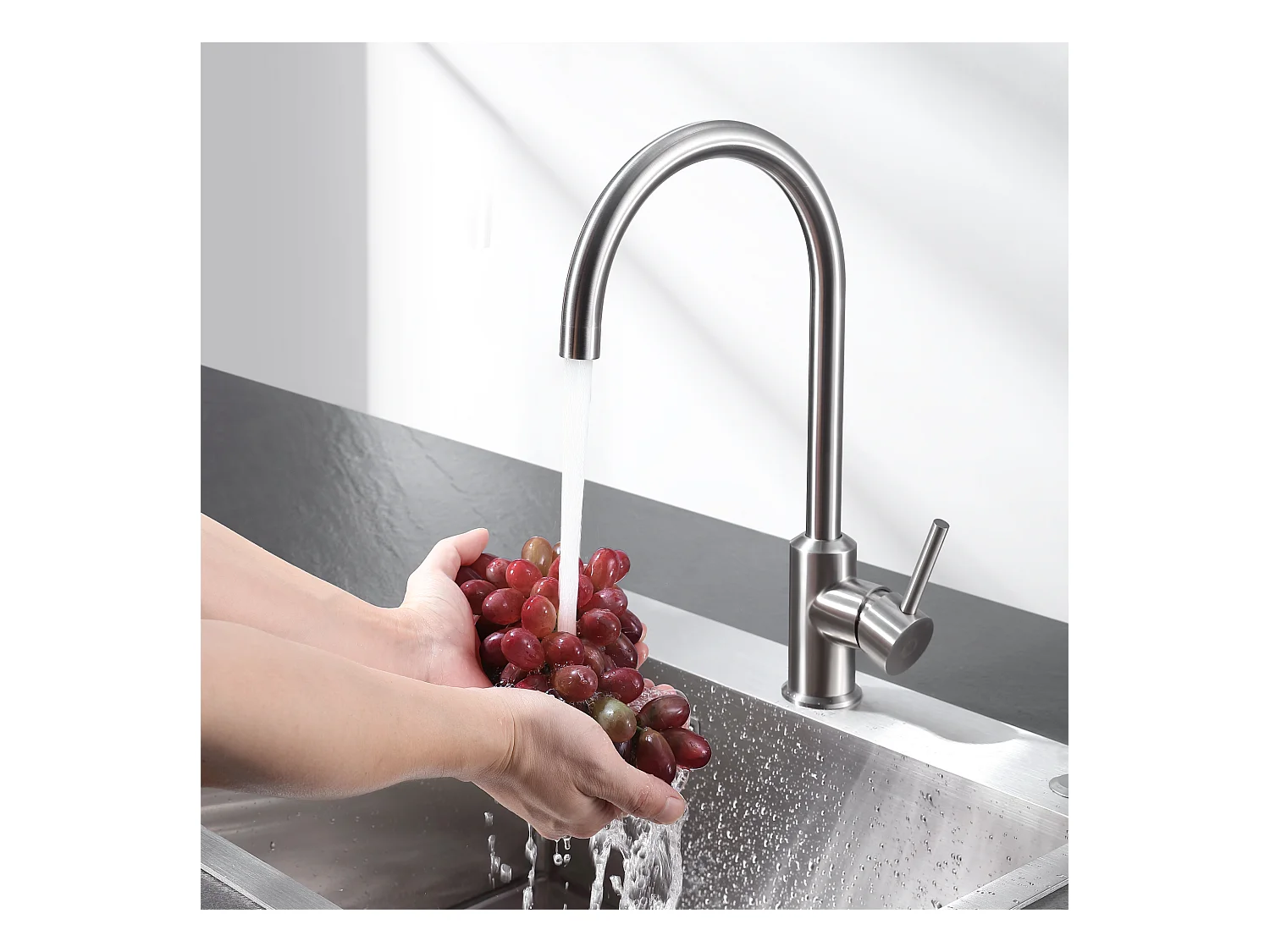 Fregadero de cocina de 1 seno, fregadero de acero inoxidable cepillado de 70×44×21CM con escurridor y lavabo + mezclador de cocina de acero inoxidable cepillado